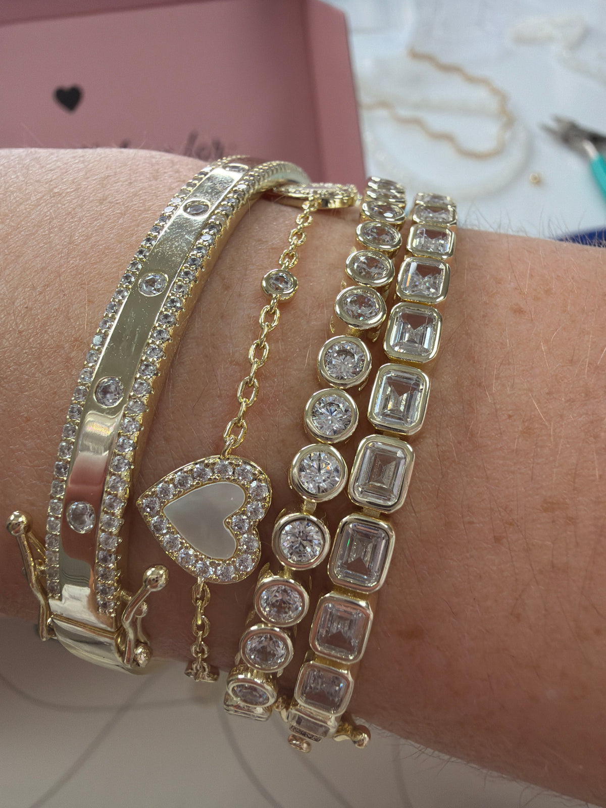 Amour Mother of Pearl Bracelet ✨