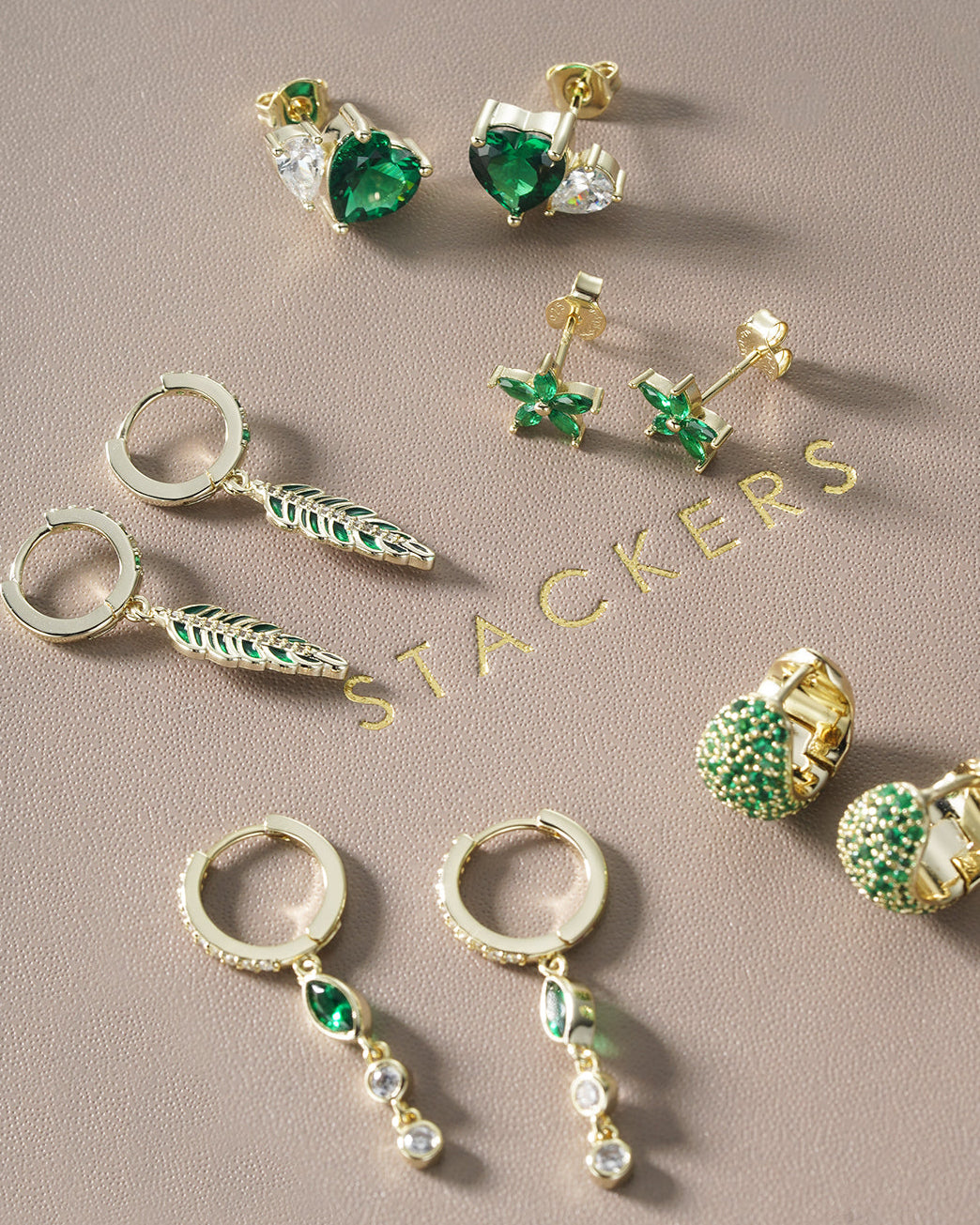 Émera Heart Studs ✨