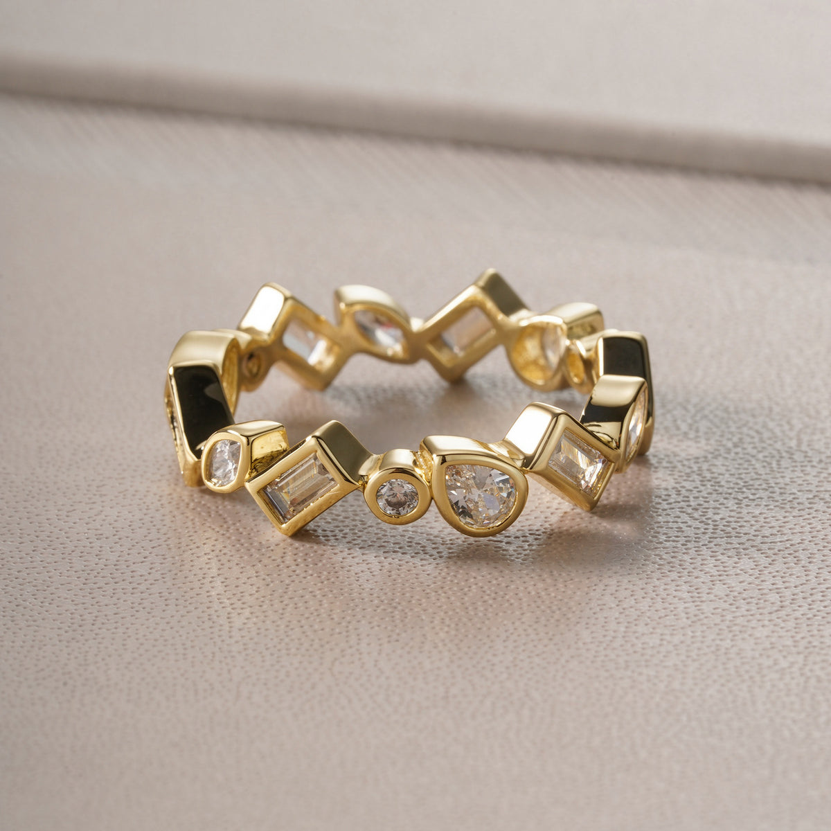 Geo Glow Ring ✨