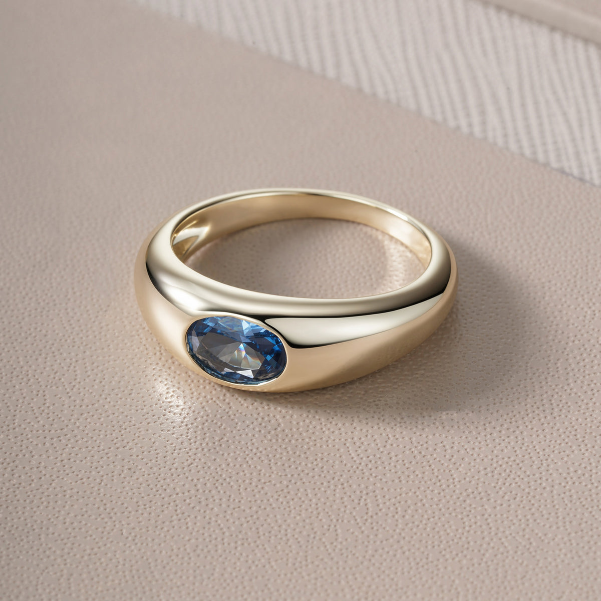 London Blue Signet Ring ✨